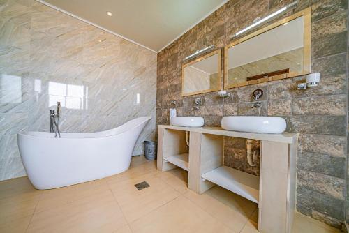 Gallery image 3