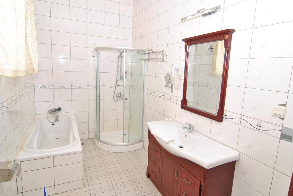 Gallery image 1