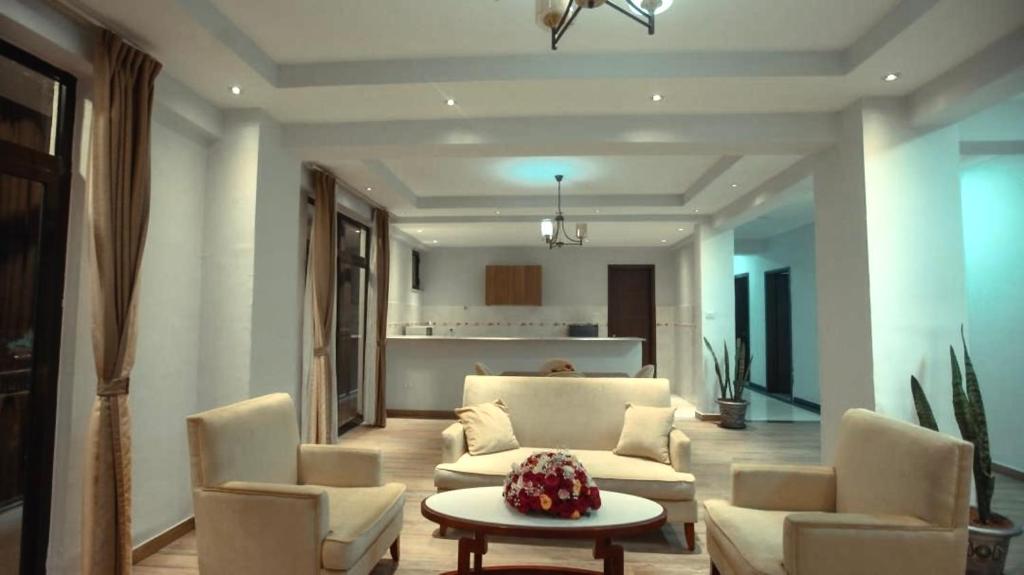 Gallery image 2