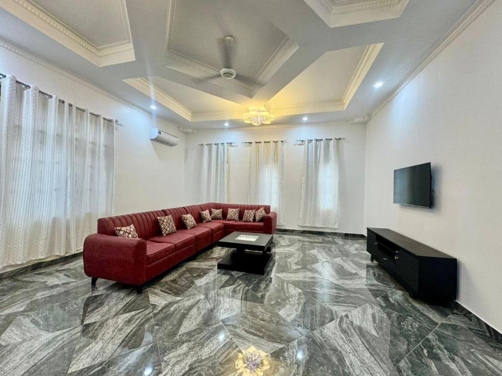 Four Bedroom Holiday Home